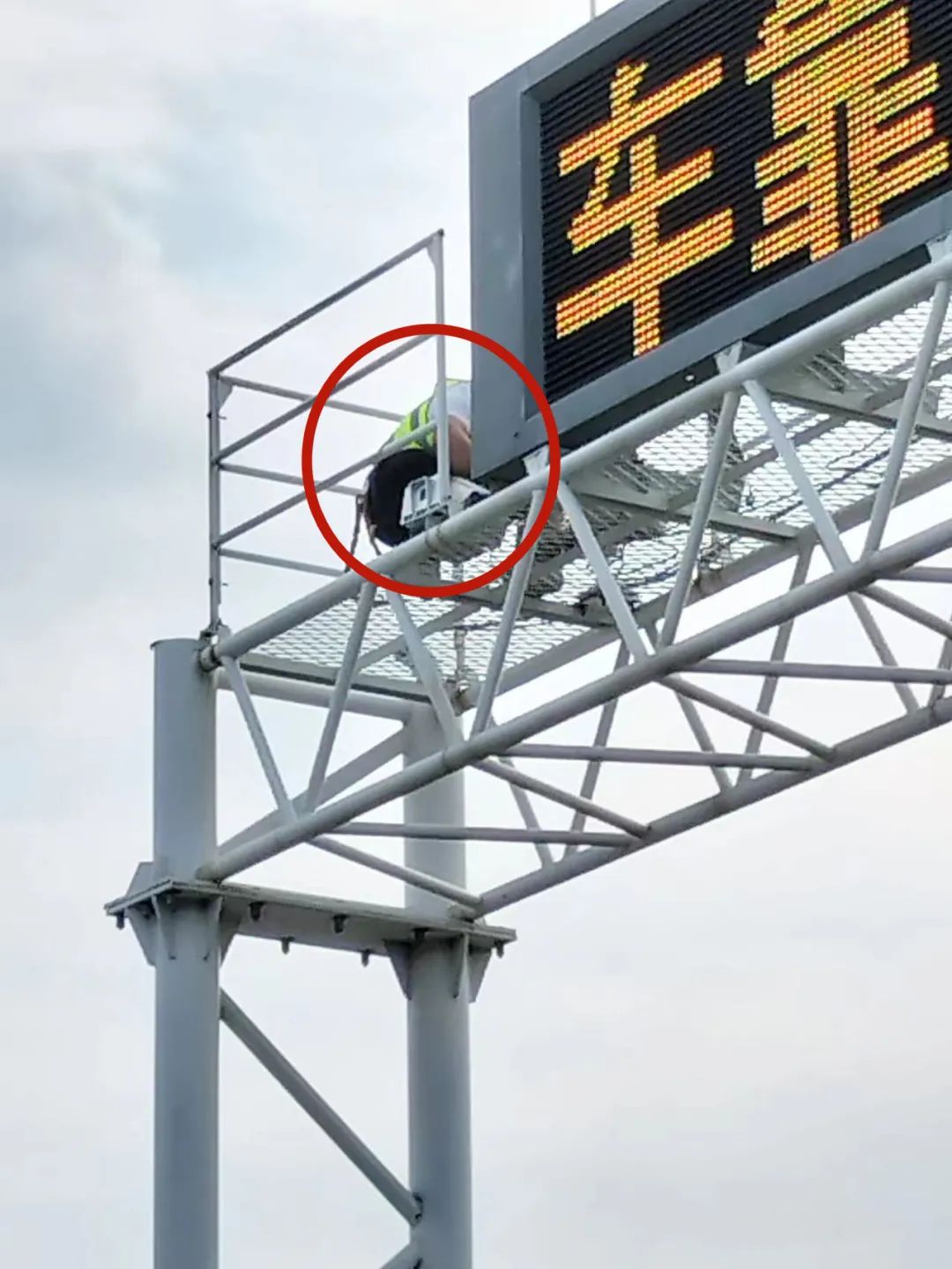 1699087669735542.jpg 640.jpg